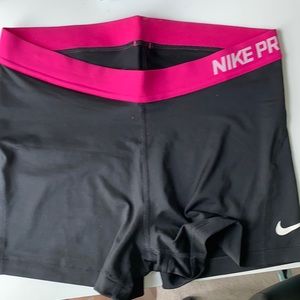 women’s nike pro shorts